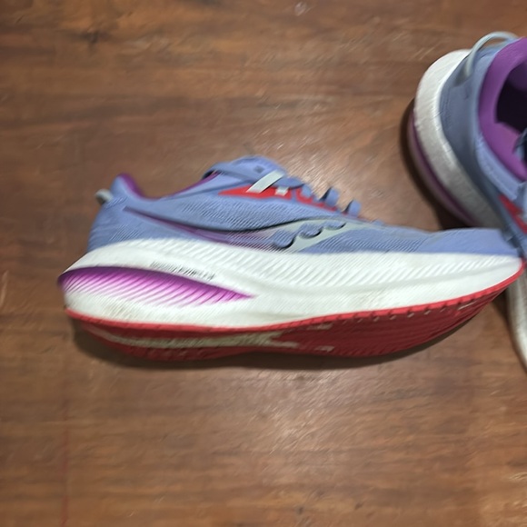Saucony Triumph women’s size 8 - Picture 3 of 9